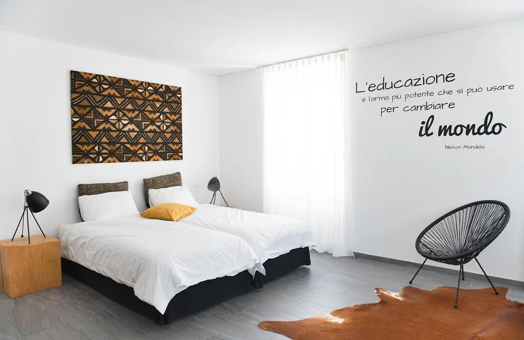 Salotto Bre - Bed & Breakfast Charming Rooms-1